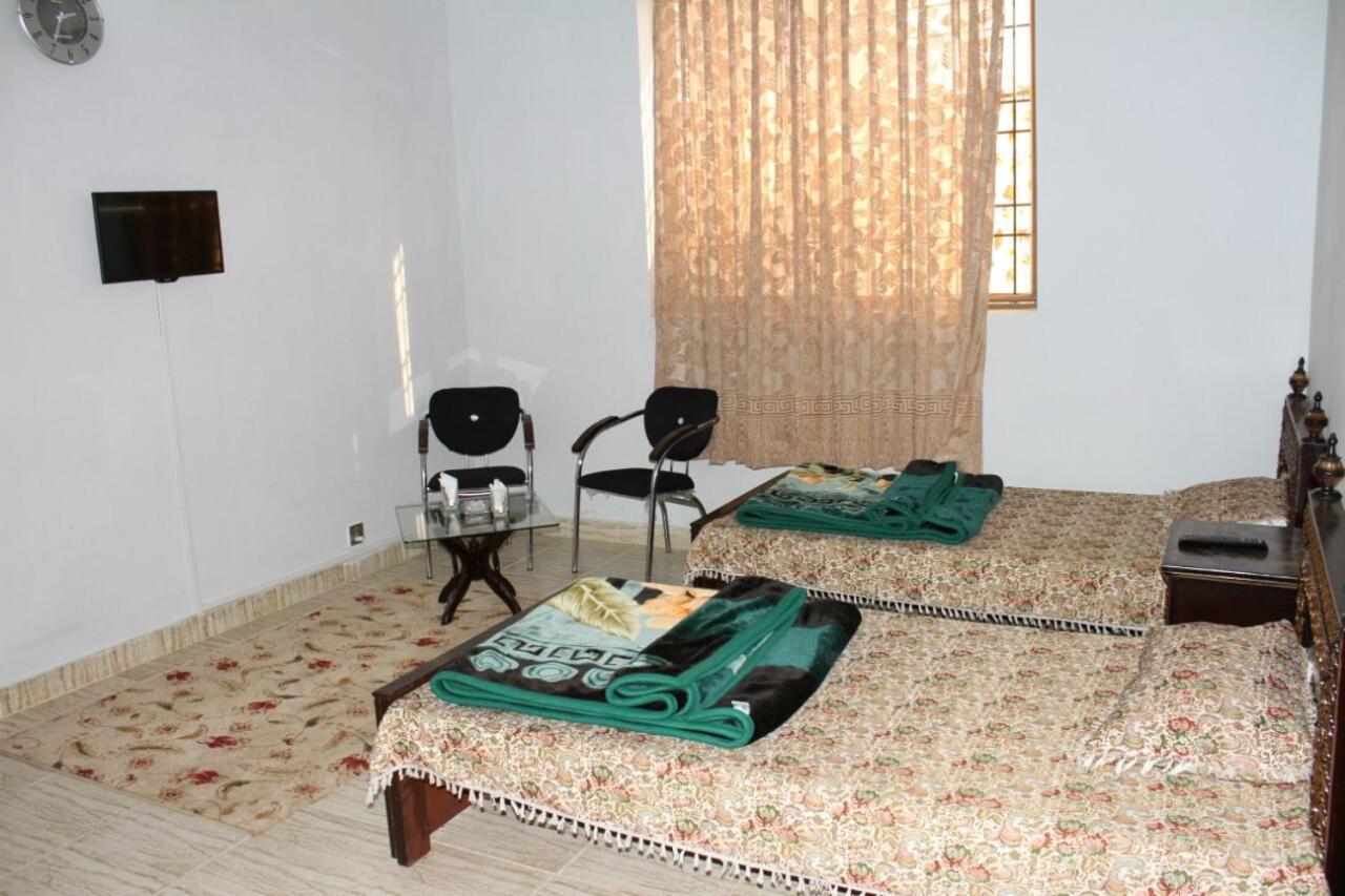 Tulip Guest House Abbottabad Ngoại thất bức ảnh