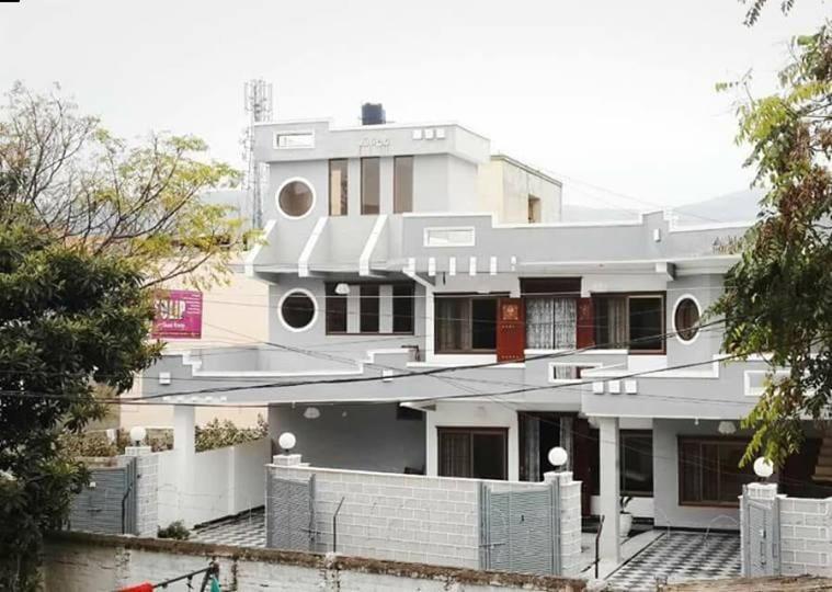 Tulip Guest House Abbottabad Ngoại thất bức ảnh