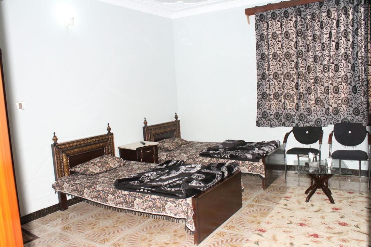 Tulip Guest House Abbottabad Ngoại thất bức ảnh